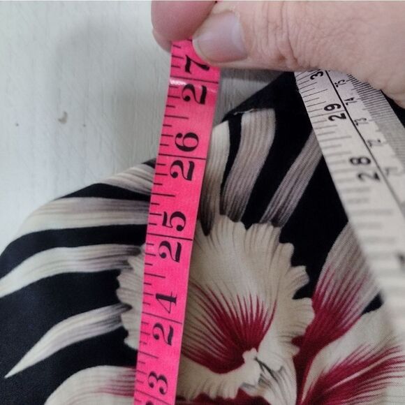 Aloha Hut top and Capri set - Picture 6 of 11